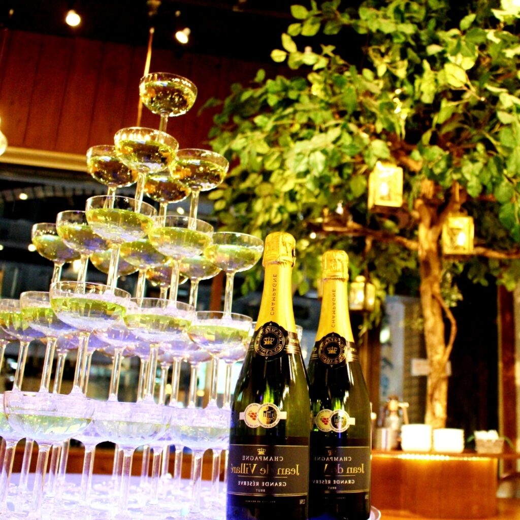 貸切GW BBQが盛り上がること間違いなしの「シャンパンタワー」！
他にも貸切パーティーならではの特典を多数ご用意しております！
貸切は20人.30人.40人までご利用可能です！