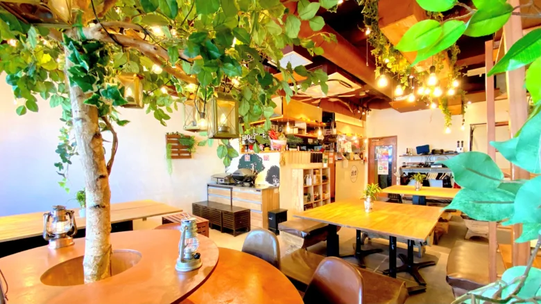 50人で貸切パーティーするなら『渋谷ガーデンスペース道玄坂店』
貸切利用でマイク・プロジェクターなど無料！パーティーを盛り上げるシャンパンタワーなどもございます！